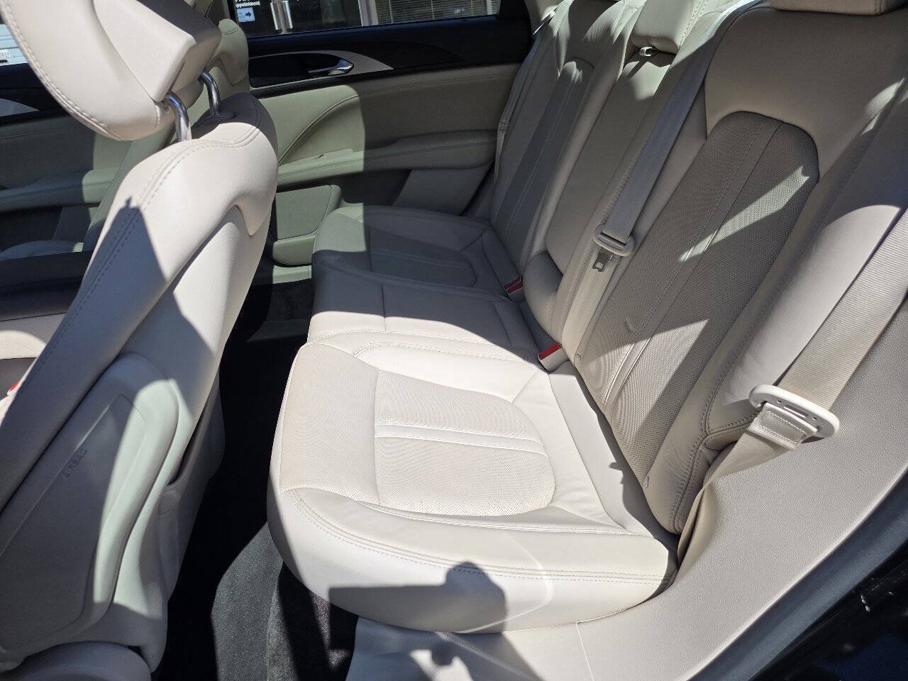 Used 2017 Lincoln MKZ Reserve w/ Technology Package AWD/4WD image 23