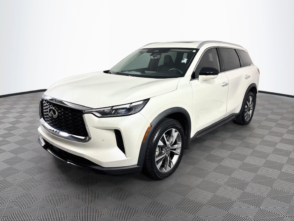Used 2023 INFINITI QX60 Luxe w/ Cargo Package FWD image 3