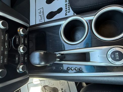 Used 2014 Nissan Pathfinder SV image 21