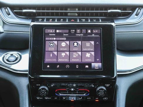 Used 2023 Jeep Grand Cherokee Altitude RWD image 13