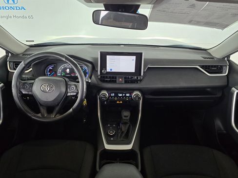 Used 2023 Toyota RAV4 LE AWD/4WD image 7