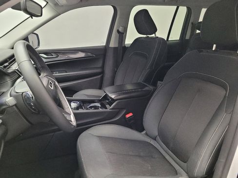 Used 2023 Jeep Grand Cherokee Laredo RWD image 17