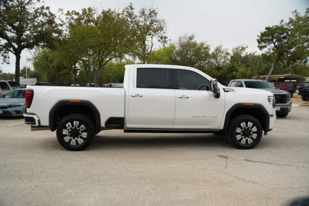 Used 2024 GMC Sierra 2500 Denali w/ Denali Reserve Package AWD/4WD image 5
