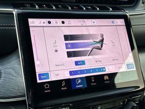 New 2025 Jeep Grand Cherokee Limited w/ Black Appearance Package image 16