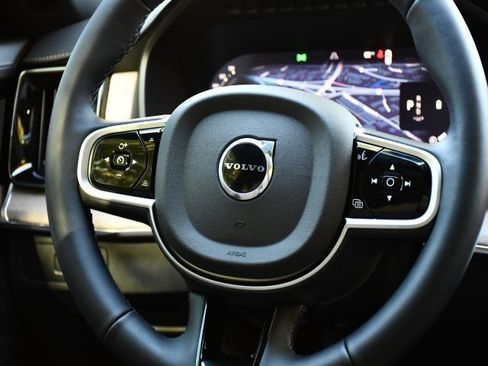 New 2026 Volvo XC90 B6 Plus w/ Protection Package Premier image 21