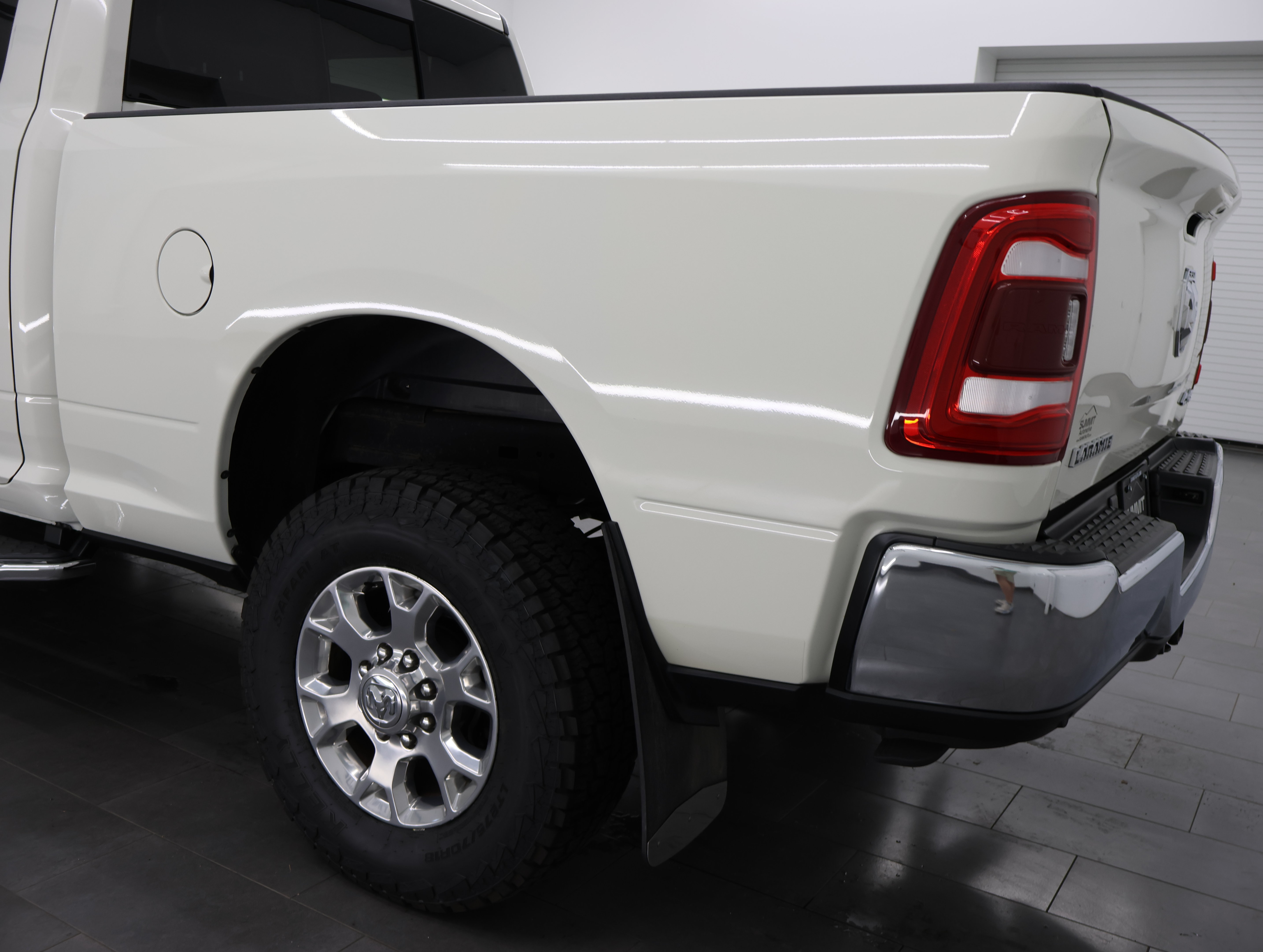 Used 2024 RAM 2500 Laramie AWD/4WD image 33