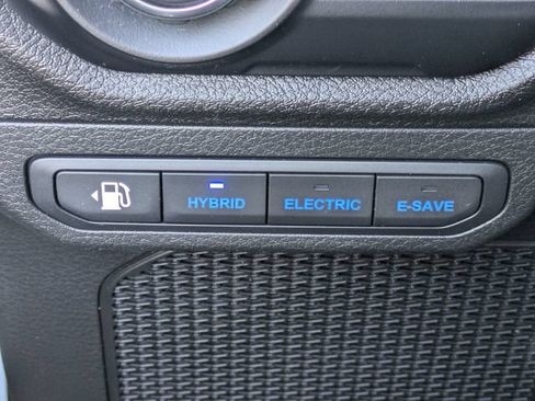 Used 2024 Jeep Wrangler Unlimited w/ Convenience Group AWD/4WD image 23