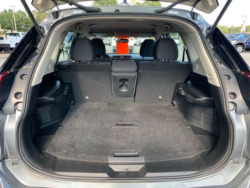 Used 2018 Nissan Rogue S image 29