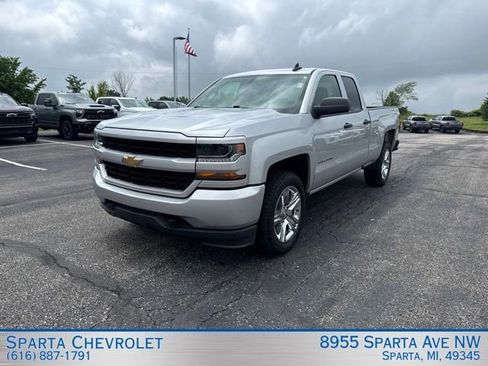 Used 2017 Chevrolet Silverado 1500 Custom w/ Custom Convenience Package AWD/4WD image 7