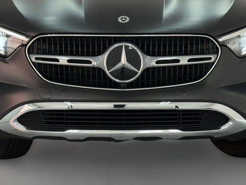 Used 2025 Mercedes-Benz GLC 350e 4MATIC image 23