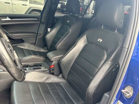 Used 2017 Volkswagen Golf R 4-Door image 11