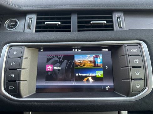 Used 2018 Land Rover Range Rover Evoque SE Premium image 24