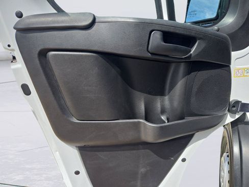 Used 2025 RAM ProMaster 2500 w/ Convenience Group FWD image 19