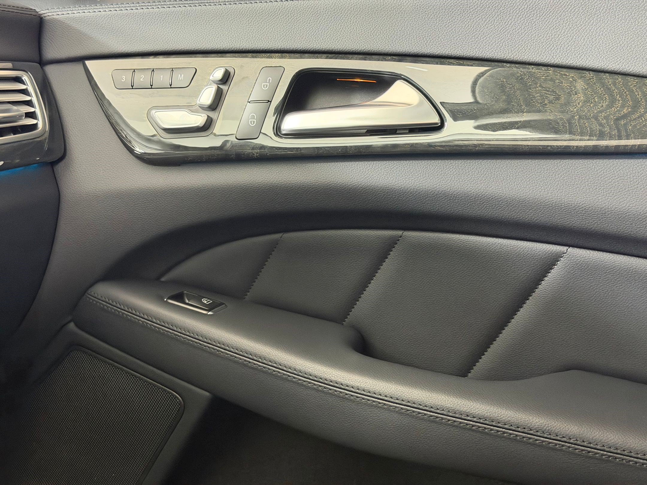 Used 2016 Mercedes-Benz CLS 400 4MATIC image 30