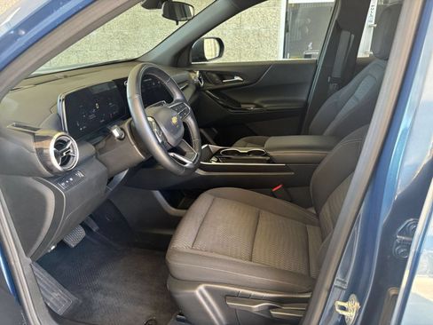 Used 2025 Chevrolet Equinox LT FWD image 27