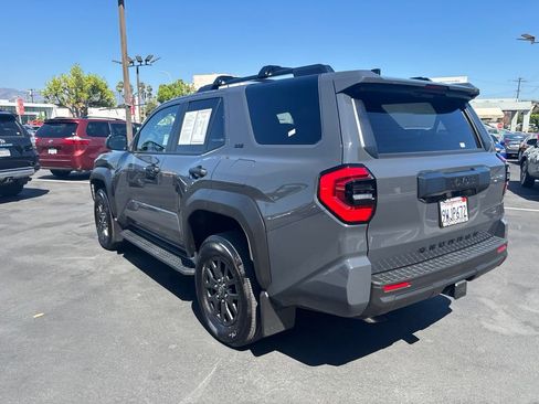 Used 2025 Toyota 4Runner SR5 AWD/4WD image 6