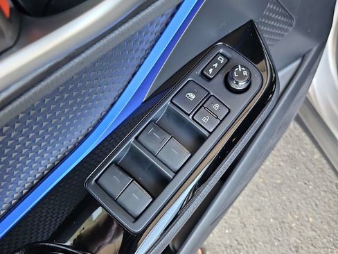 Used 2020 Toyota C-HR XLE FWD image 24