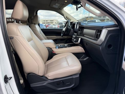 Used 2024 Ford Expedition Max XLT AWD/4WD image 24