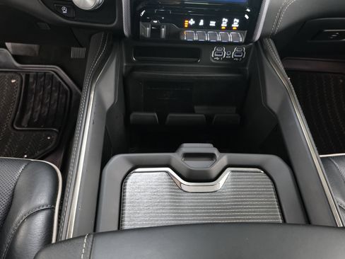 Used 2020 RAM 1500 Limited w/ Black Appearance Package RWD image 24