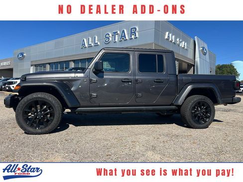 Used 2024 Jeep Gladiator Sport image 1