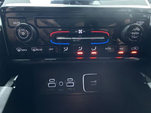 Used 2024 Jeep Grand Cherokee Laredo X w/ Trailer Tow Package image 24