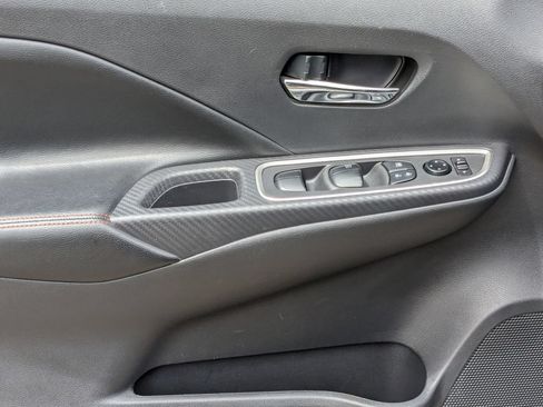 Used 2024 Nissan Versa SR FWD image 11