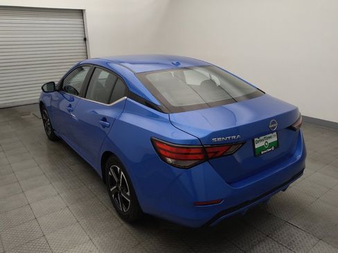 Used 2025 Nissan Sentra SV FWD image 5