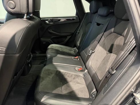 Used 2021 Porsche Macan AWD/4WD image 39