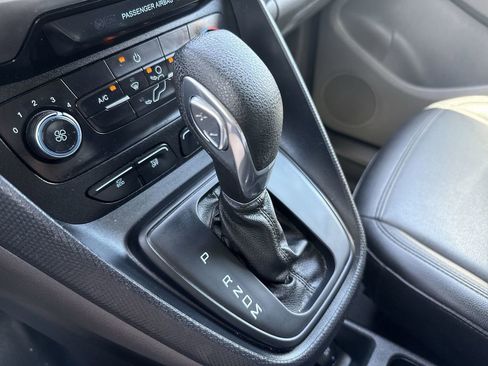 Used 2022 Ford Transit Connect XL FWD image 19
