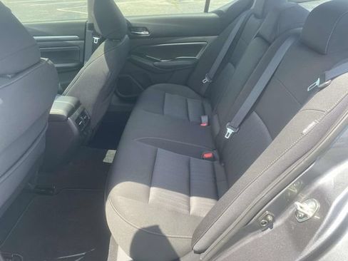 Used 2019 Nissan Altima 2.5 SV FWD image 9