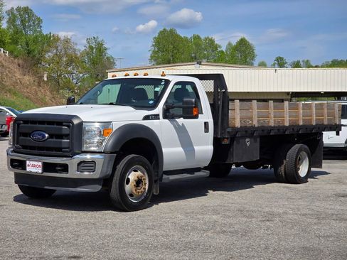 Used 2016 Ford F550 2WD Regular Cab Super Duty image 2