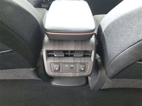 Used 2024 Nissan Ariya AWD image 14