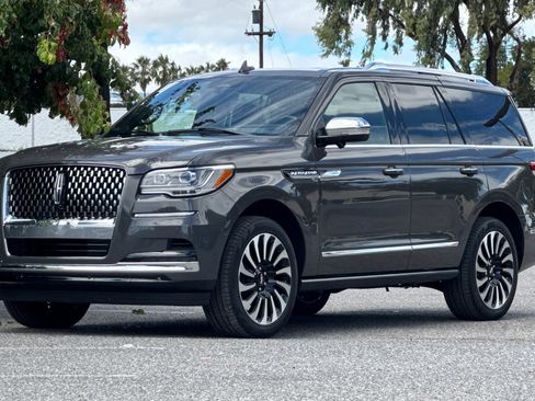 Used 2024 Lincoln Navigator Black Label image 8