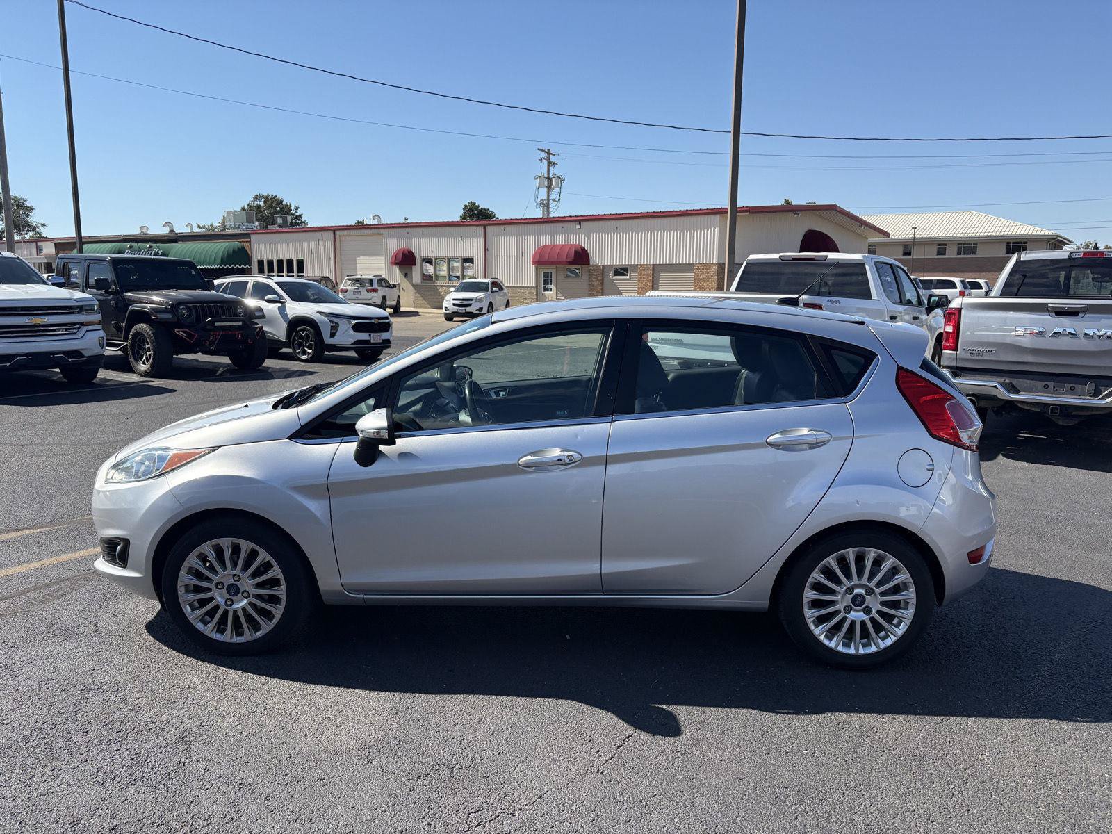 Used 2014 Ford Fiesta Titanium FWD image 5