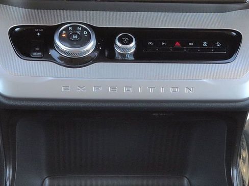 Used 2025 Ford Expedition Max Active AWD/4WD image 19