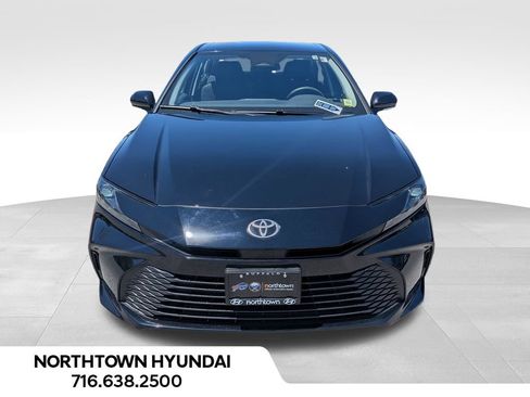 Used 2025 Toyota Camry LE AWD/4WD image 5