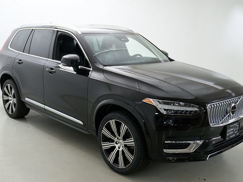 Certified 2023 Volvo XC90 B6 Ultimate w/ Protection Package Premier AWD/4WD image 4