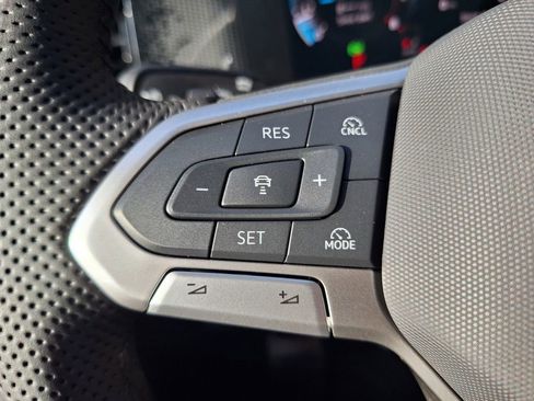 New 2026 Volkswagen Tiguan SE R-Line image 13