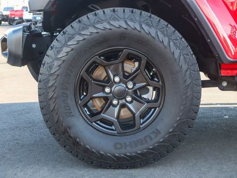 Used 2022 Jeep Gladiator Sport image 12