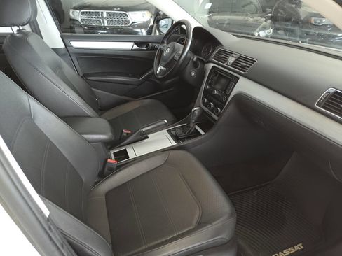 Used 2012 Volkswagen Passat 2.5 SE FWD image 28