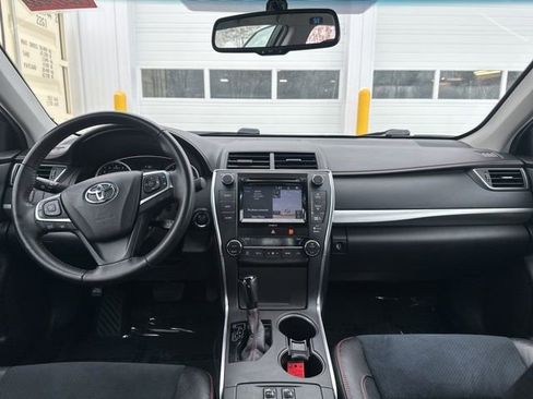 Used 2016 Toyota Camry XSE w/ Moonroof Package image 18