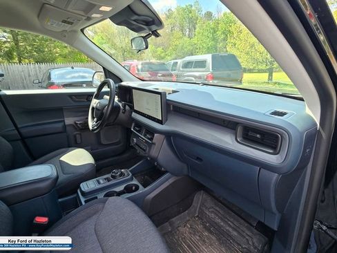 Certified 2025 Ford Maverick XLT w/ XLT Luxury Package AWD/4WD image 17