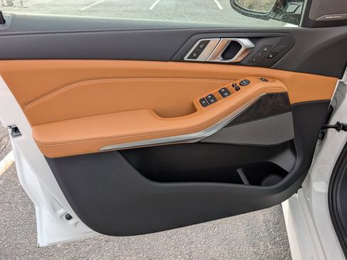 New 2026 BMW X5 xDrive40i w/ M Sport Package image 13