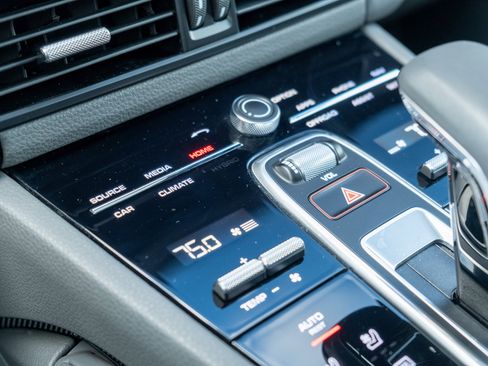 Certified 2023 Porsche Cayenne Coupe image 22