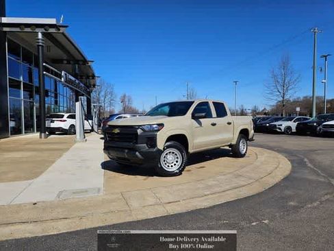 Used 2024 Chevrolet Colorado W/T image 1