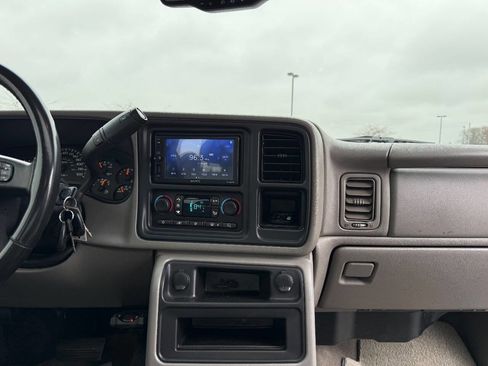 Used 2006 GMC Sierra 2500 SLT w/ Heavy-Duty Power Package image 10