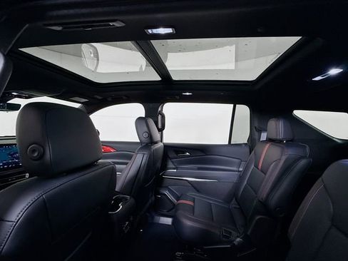 New 2026 Chevrolet Traverse RS image 25