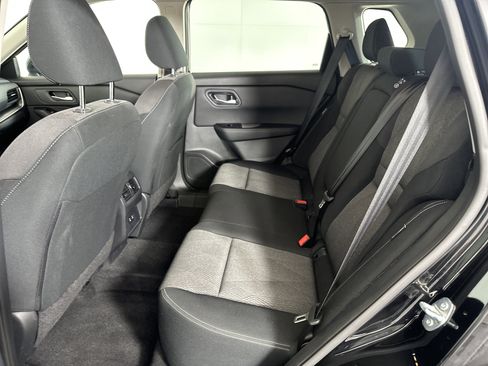 Certified 2024 Nissan Rogue SV image 7