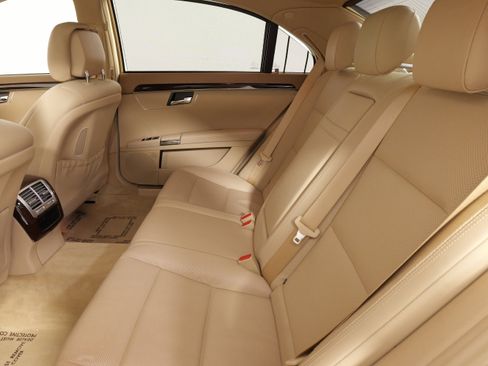 Used 2013 Mercedes-Benz S 550 4MATIC image 40