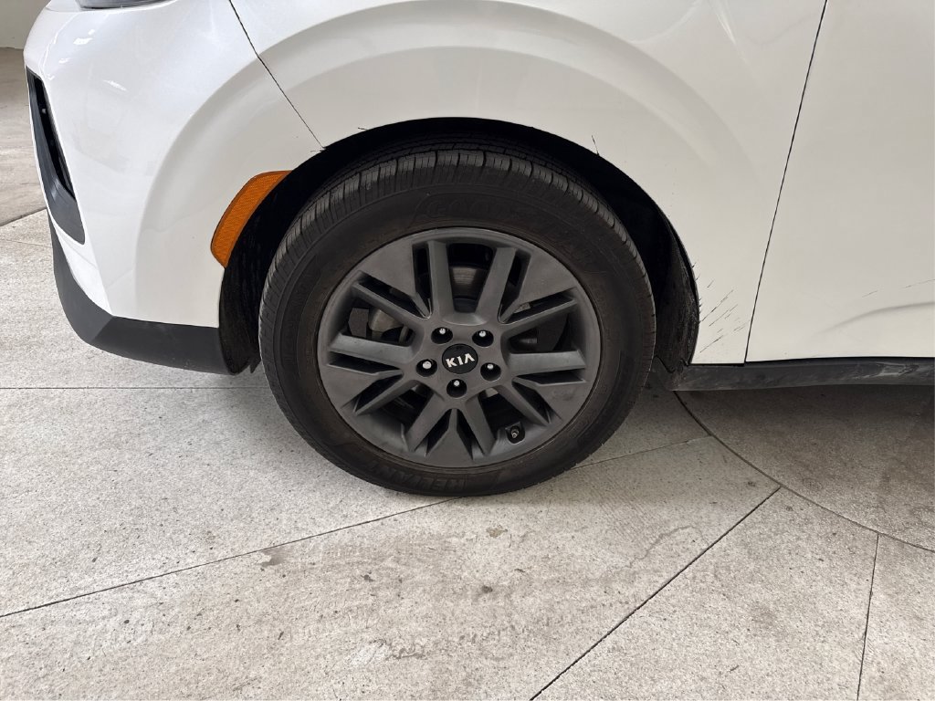 Used 2020 Kia Soul EX FWD image 13